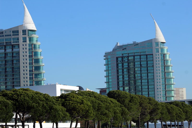 blue, office building exterior, skyscraper, financial district, no people, leisure, 5K, outdoors, tower, clear sky, nations, architecture, fish, expo98