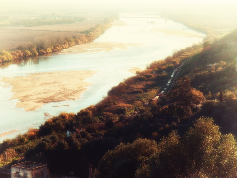tejo, non-urban scene, day, land, plant, linha, tranquility, sky, beauty in nature, nature, water, portugal, high angle view, tree, landscape, outdoors