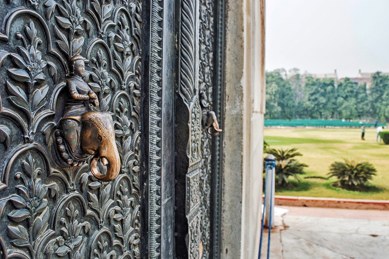 ancient, focus on foreground, mughal, animal themes, Architecture, domestic animals, Monument, india, tourist, close-up, one animal, cat, animal, pets