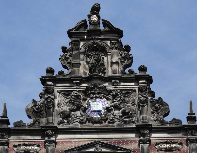 architecture, travel destinations, creativity, the past, male likeness, art and craft, sky, representation, no people, statue, ornate, 4K, building exterior