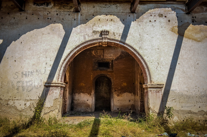 low angle view, decline, history, religion, building exterior, entrance, day, deterioration, india, old, architectural column, damaged, door, archaeology