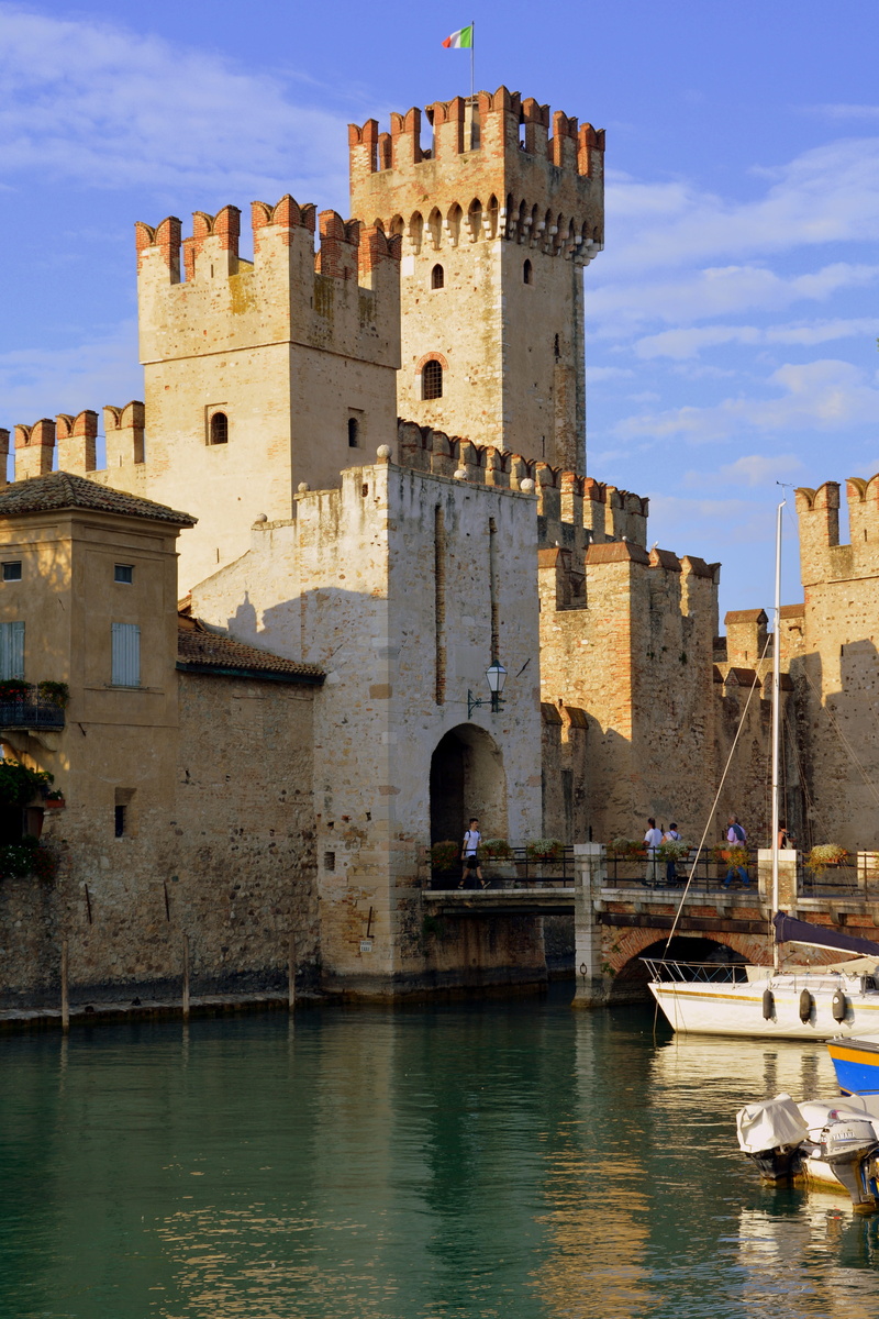 building, torre, sirmione, italiana, old, travel destinations, architecture, no people, fort, history, built structure, canal, travel, italy, sky, the past