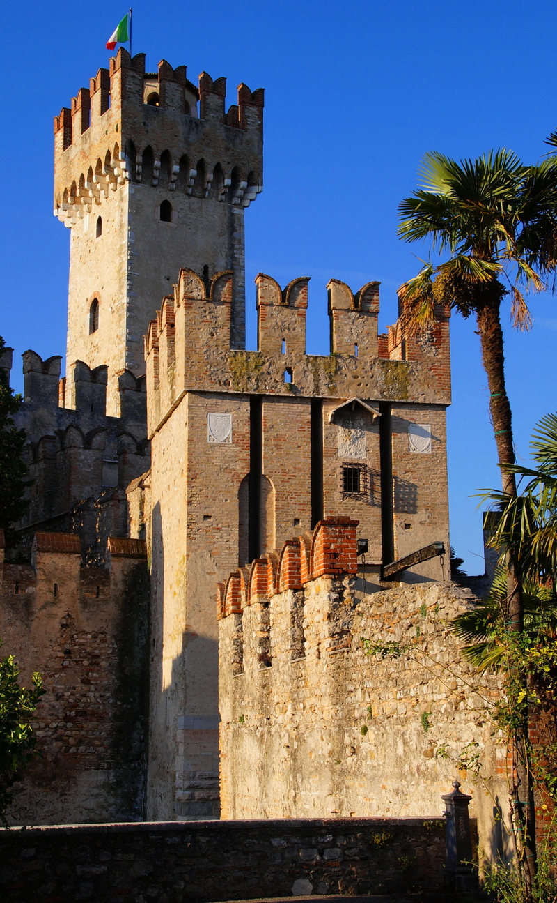tropical climate, architecture, palm tree, building, building exterior, old, no people, 4K, fort, garda, nature, skaligerburg, low angle view, middle ages