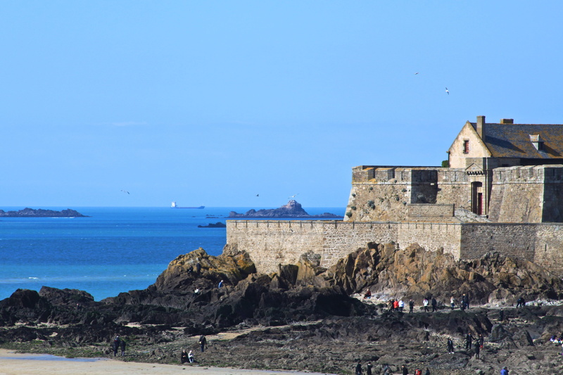 copy space, architecture, land, outdoors, building exterior, Ocean, day, Brittany, 4K, Saint Malo, built structure, coastline, sky, fort, incidental people