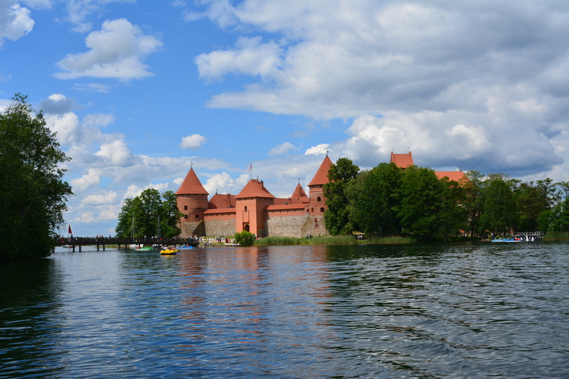 galve, tree, built structure, water, rippled, plant, no people, castle, house, trakai, historic, historical, sky, day, travel destinations, waterfront