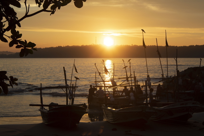 dusk, transportation, sun, port, sea, silhouette, tranquility, no people, 5K, tranquil scene, sunset, nautical vessel, dawn, scenery, twilight, scenics - nature