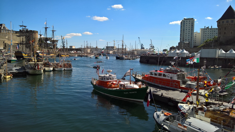 france, water, fishing boat, travel destinations, Ship, city, sailboat, waterfront, passenger craft, Relief, Rescuer, sea, day, architecture, sky, canal
