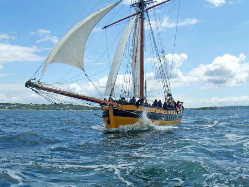 former, nature, outdoors, travel, sea, sky, mode of transportation, pole, luxury, yacht, group of people, yachting, nautical vessel, Brest, mast, transportation
