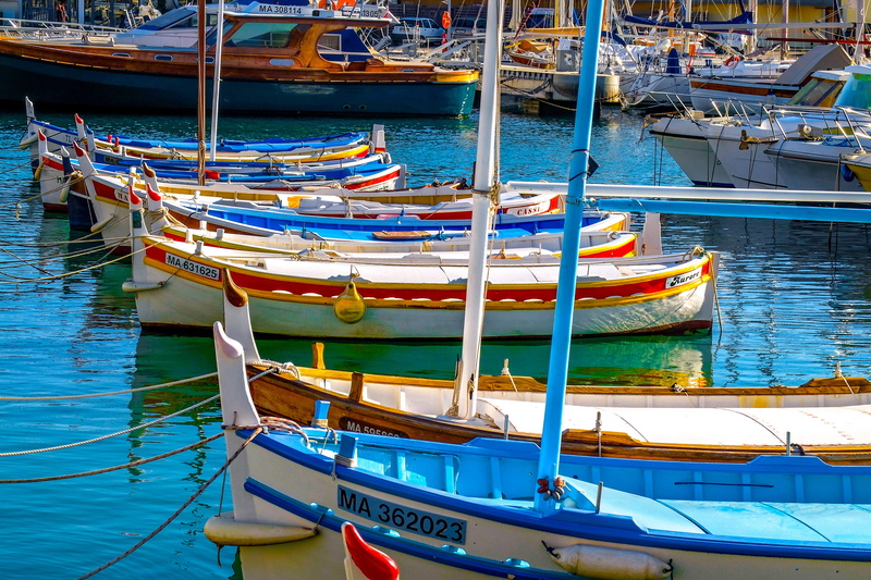multi colored, mode of transportation, day, sunlight, moored, sailboat, side by side, 4K, barque, fishing boat, cassis, small boat, reflection, harbor