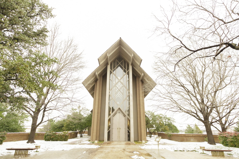 plant, 2K, tree, snowy, place of worship, clear sky, amazing, chaple, built structure, outdoors, snow, winter, furniture, spirituality, nature, flagstone
