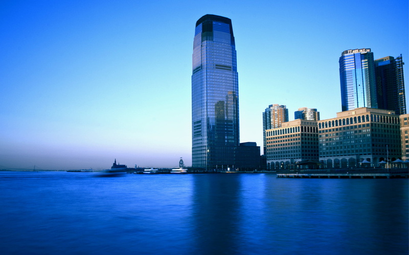 building, high, urban skyline, travel destinations, built structure, reflection, curtain, water, 1080P, office building exterior, rise, outdoors, sky