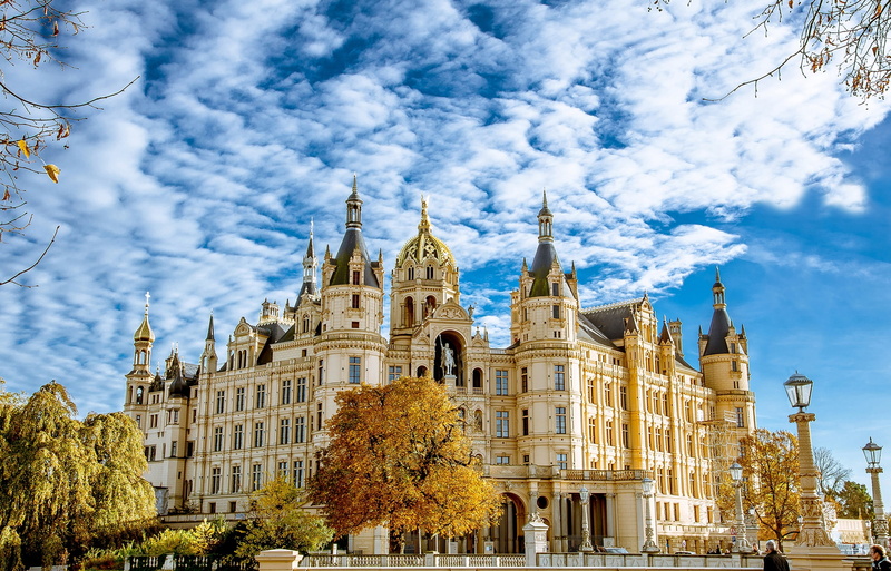 clouds, the sky, autumn, Germany, Schwerin, 1080P, Palace, the sun, trees