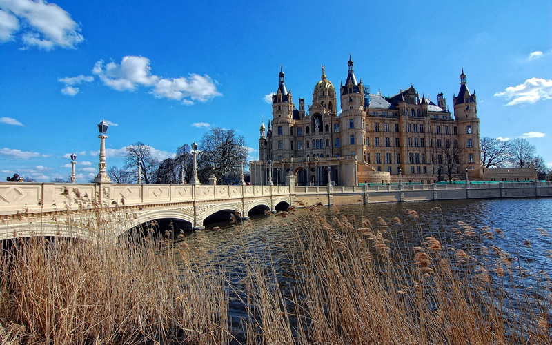 arch, built structure, transportation, arch bridge, no people, gothic style, schwerin palace, nature, bridge, sky, government, 2K, architecture, travel destinations