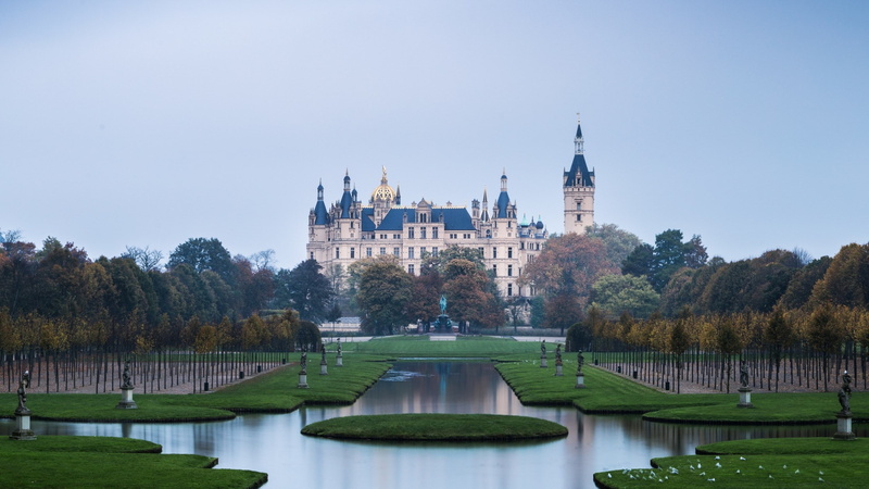 schwerin palace, 2K