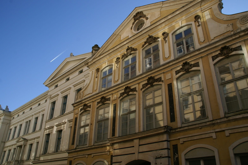 apartment, nature, sunlight, Germany, Schwerin, history, in a row, palace, clear sky, 1080P, building, the past, day, Facade, architecture, exterior, city