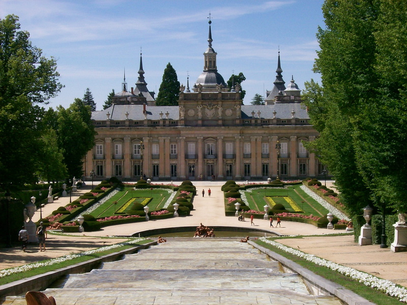 1080P, Palace, Segovia, tourism, tree, history, built structure, architecture, the past, city, outdoors, garden, architectural column, facade, sky, day