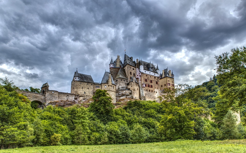 travel, tree, travel destinations, outdoors, nature, place of worship, grass, sky, mansion, eltz castle, 1080P, building exterior, castle, plant, history