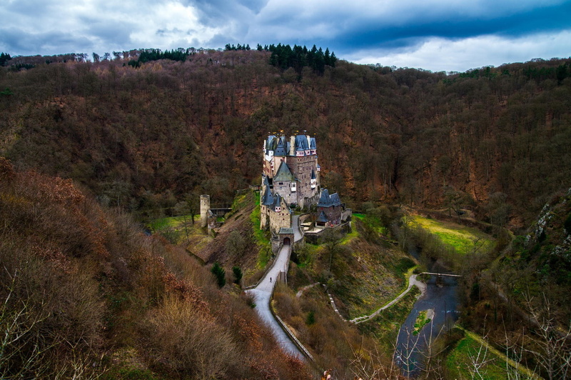 tree, travel, plant, nature, day, environment, ruined, 1080P, sky, built structure, high angle view, mountain, history, architecture, autumn, castle landscape eltz castle