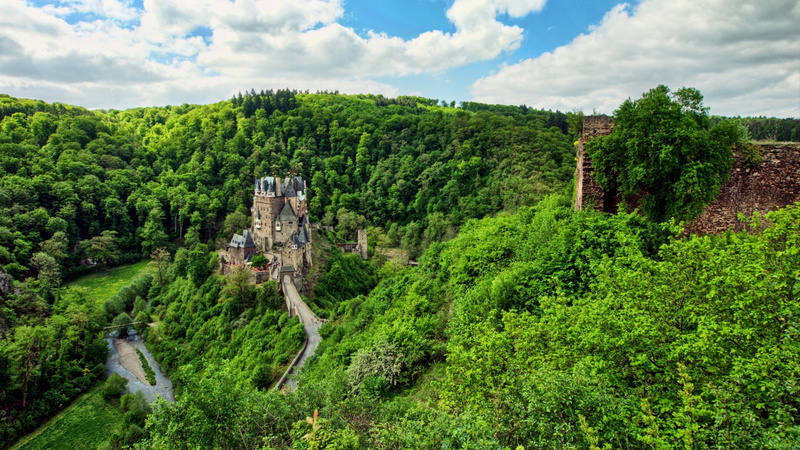 eltz castle, 2K