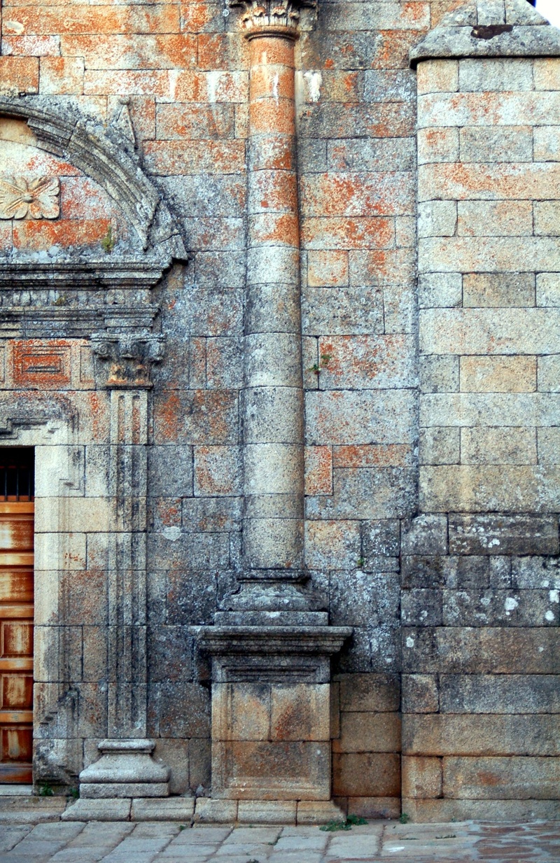 rock, old, gantry, brick wall, the past, castilla, ancient, column, facade, weathered, brick, abandoned, wall, architecture, damaged, church, bad condition