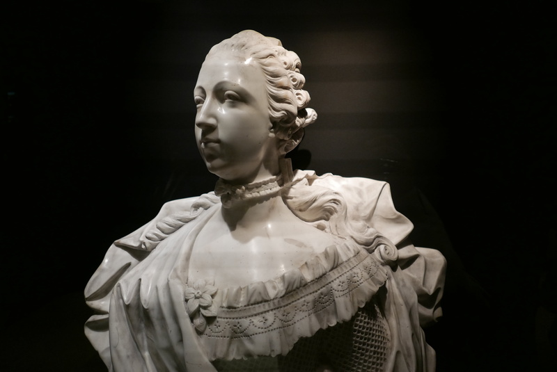 craft, art and craft, 4K, black background, puebla, baroque, no people, history, female likeness, statue, ceramics, classical style, museum, indoors, mexico