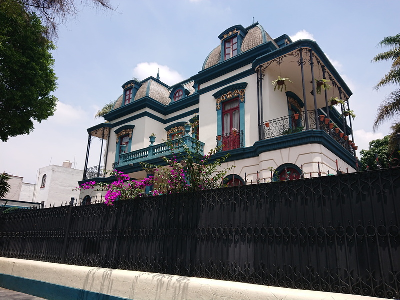 flower, growth, building, tree, architecture, av. juarez 1703, sky, heroica puebla de zaragoza, ornate, outdoors, city, built structure, nature, no people