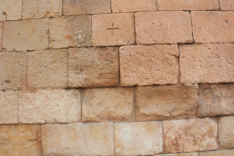 arquitectura, brick, wall - building feature, close-up, backgrounds, tile, paving stone, brown, stones, built structure, architecture, cross, textured