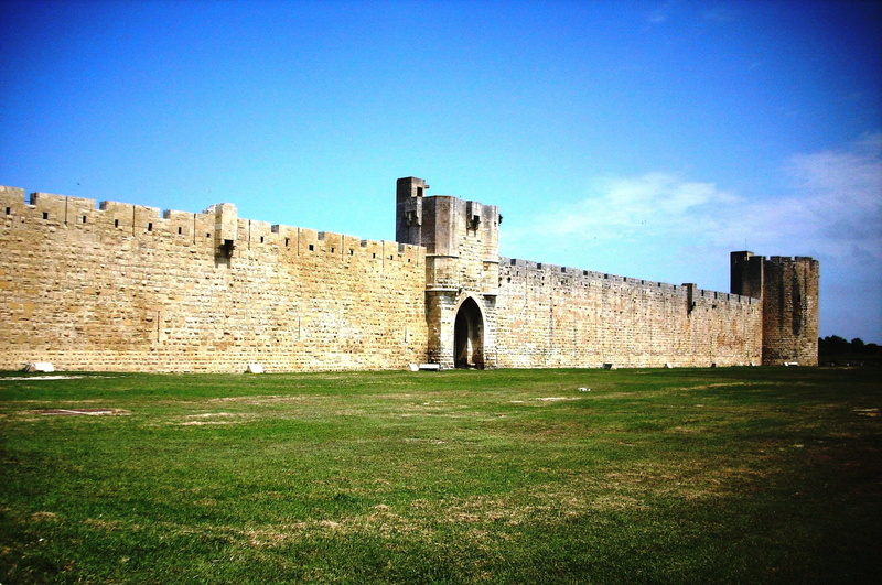 famous Place, stone wall, Aigues Mortes, City Wall, fortified wall, travel destinations, sunny, historically, grass, ancient civilization, castle, 2K
