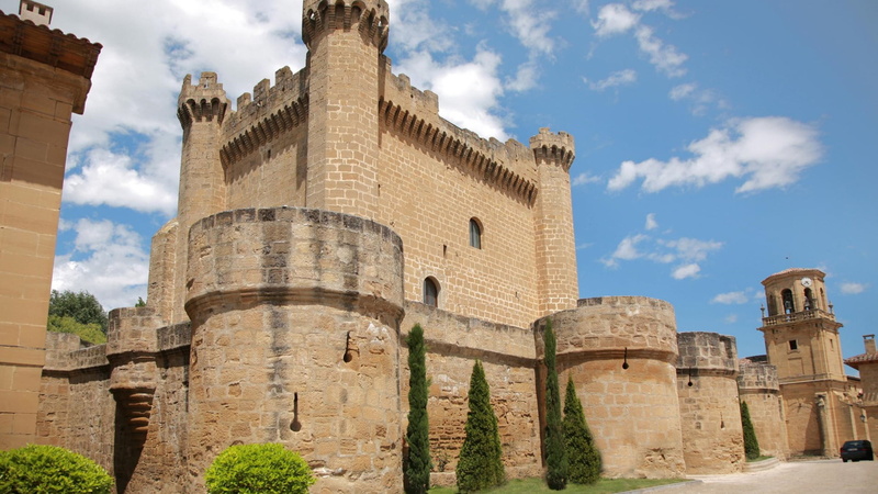 chateau, travel destinations, outdoors, medieval architecture, middle ages, 1080P, cloud - sky, building, fortification, low angle view, europe, fort