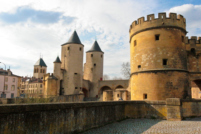architecture, fortified wall, travel, no people, old, building, the past, day, outdoors, cloud - sky, fort, tourism, castle, town, built structure, yellow