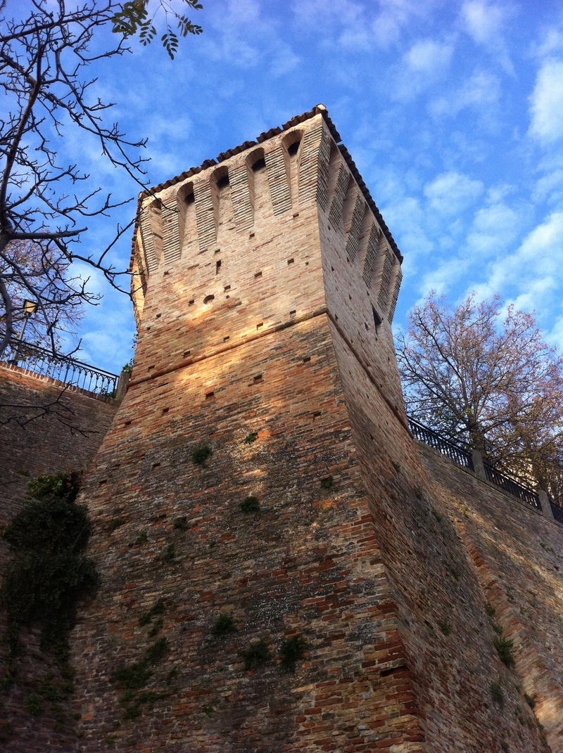 fortification, day, the past, castle, famous Place, tree, torre, outdoors, medieval, nature, 2K, cloud - sky, medieval tower, fortified wall, brick, walls