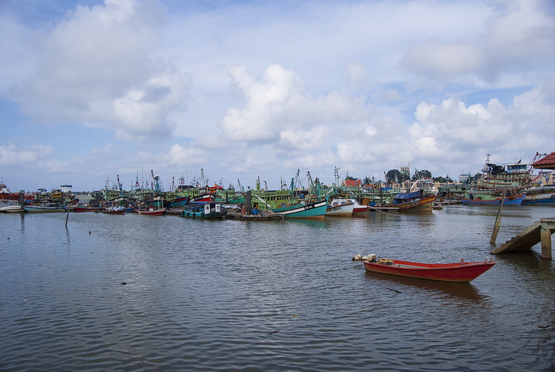 rest, nautical vessel, sunny, fishing, moored, harbor, building exterior, sailboat, river, Malaysia, mode of transportation, fishing boat, architecture