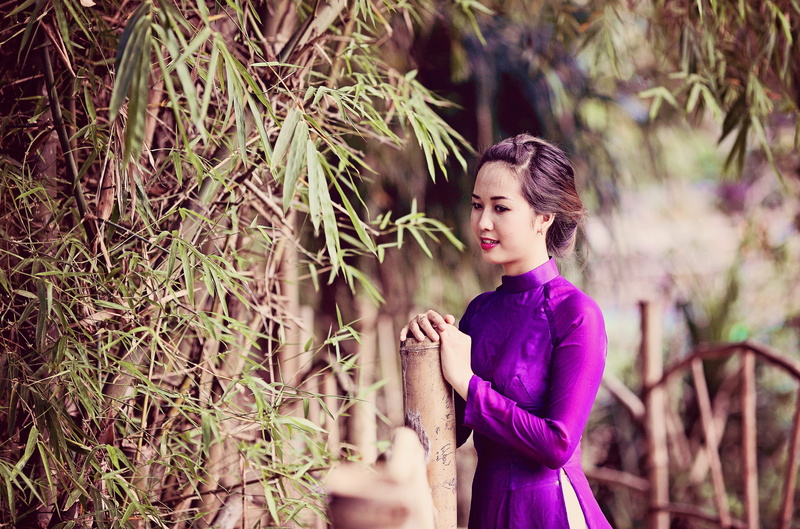 park, 4K, standing, hairstyle, child, beside, local, nature, looking, woman, land, purple, women, fashion, beautiful woman, traditional, Asian, outdoors
