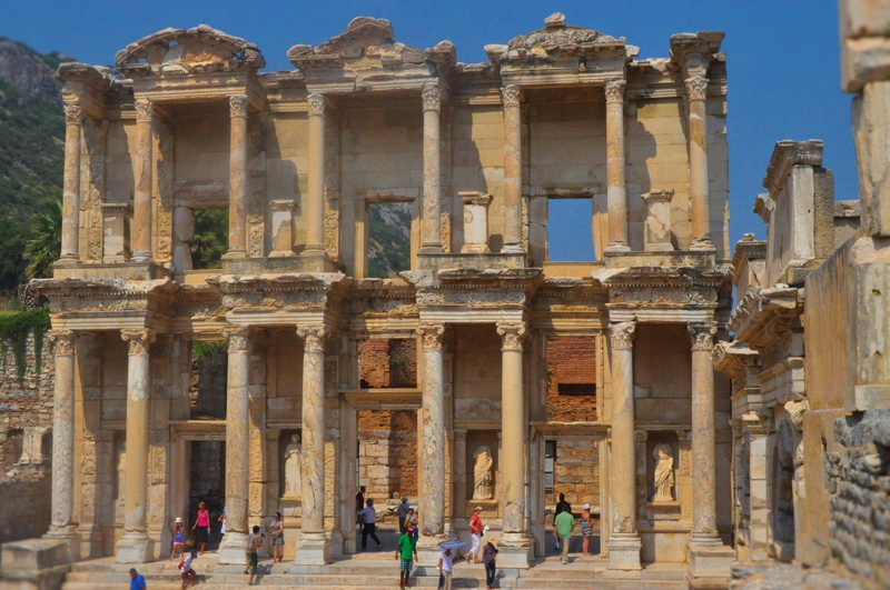 real people, men, travel destinations, 4K, architecture, ruined, building exterior, architectural Column, famous Place, culture, monument, cultures, tourist