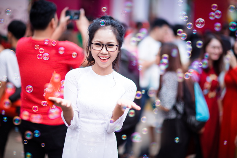 fashion, smiling, teeth, daytime, women, bubbles, focus, female, photo, emotion, incidental people, adult, photography themes, lady, positive emotion, standing