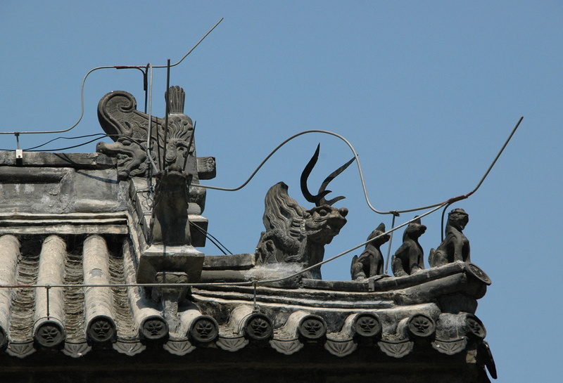 low angle view, sky, 2K, sculpture, angel, creativity, mammal, roofing, art and craft, outdoors, history, nature, craft, the past, animal representation