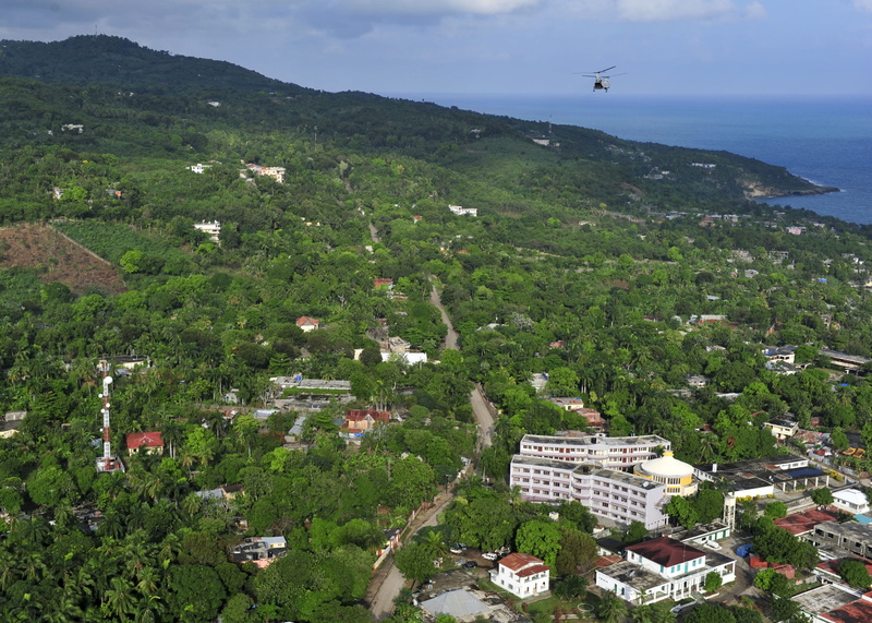 helicopter, flew, mode of transportation, structure, trees, landscape, 2K, beauty in nature, woods, sea, flying, tree, city, nature, high angle view, port-au-prince