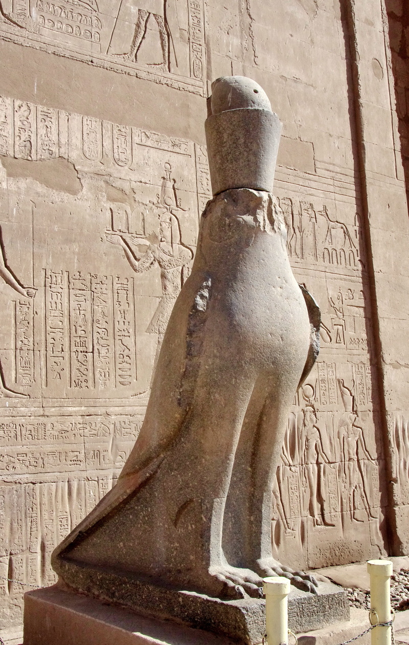 falcon, built structure, ancient, architectural column, amputee, 4K, divinity, belief, art and craft, no people, carving - craft product, symbol, archaeology