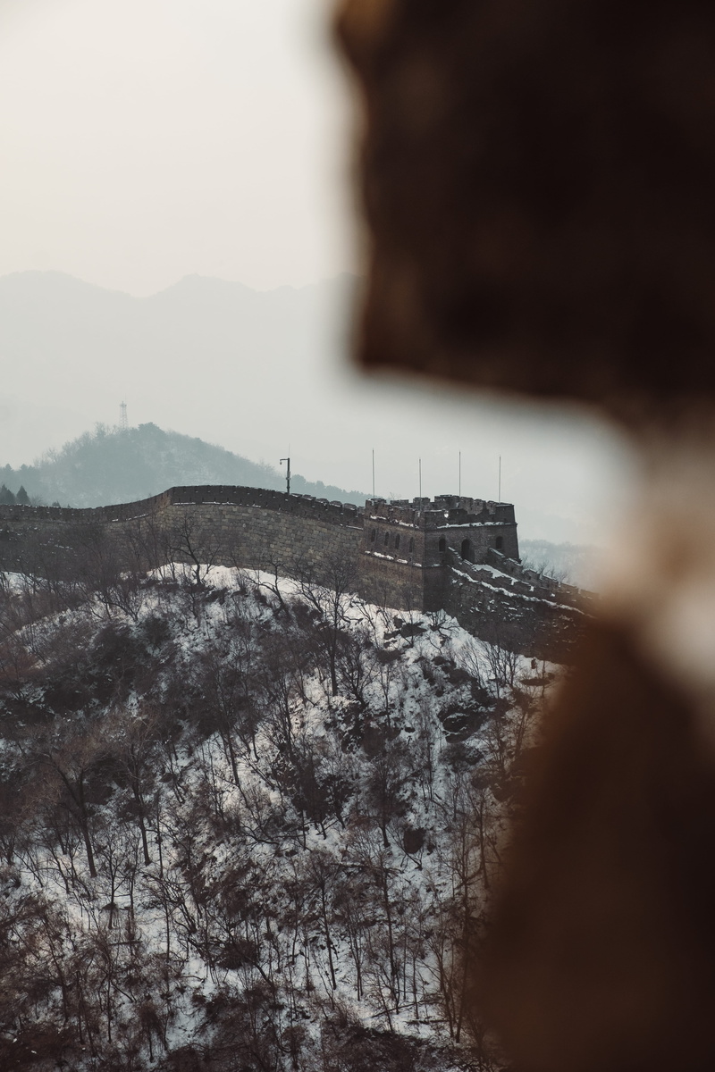 beauty in nature, snow, china, beijing, built structure, great wall, mountains, mist, no people, view, sky, steeple, focus on background, tower, 5K, city