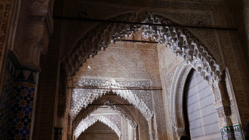 tourism, mansion, built structure, building, low angle view, islamic art, world heritage site, architecture and art, day, travel, ceiling, history, design
