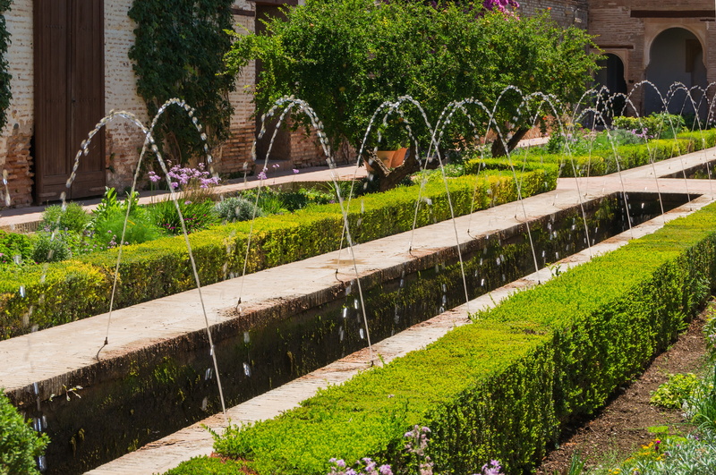 kings, spraying, unesco world heritage site, andalusia, hedge, park, built structure, patio, grass, summer palace, garden path, historic, tree, spain, day