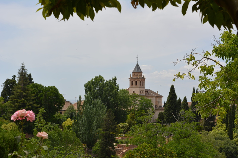 building exterior, landscape, tourist attraction, andalusia, spire, alhambra, travel, sky, built structure, day, plant, fortress, no people, palace, architectural