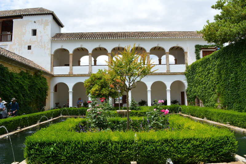 grass, growth, 5K, andalusia, formal garden, day, flowering plant, outdoors, nature, sky, no people, Garden, history, arch, tree, built structure, flower