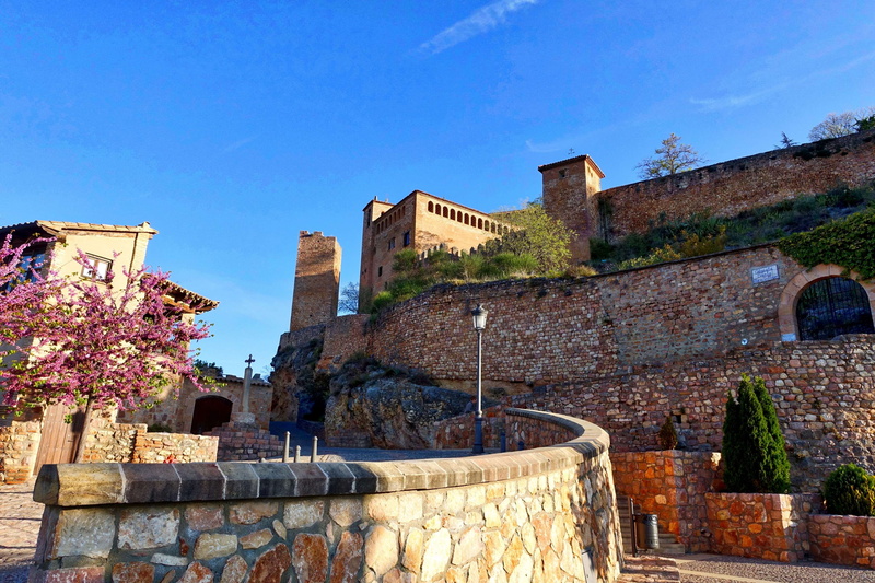 stone wall, spain, architecture, citadel, historic, tower, built structure, history, house, castle, buildings, city, day, building, landscape, gothic, sky