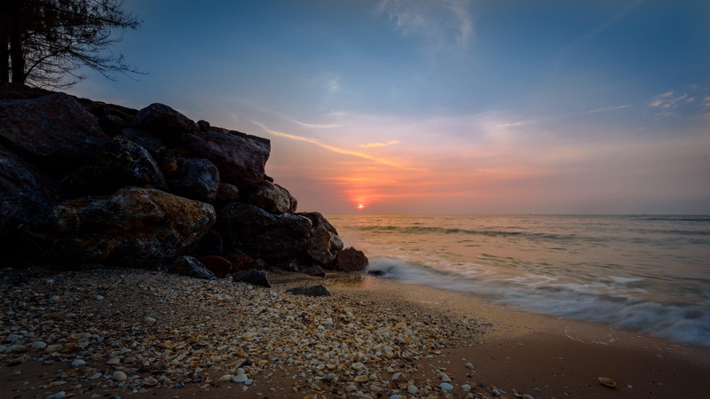 rocks, sea, tranquility, horizon over water, beauty in nature, pebble, land, no people, tranquil scene, 5K, cloud - sky, sunrise, sunset, idyllic, sky