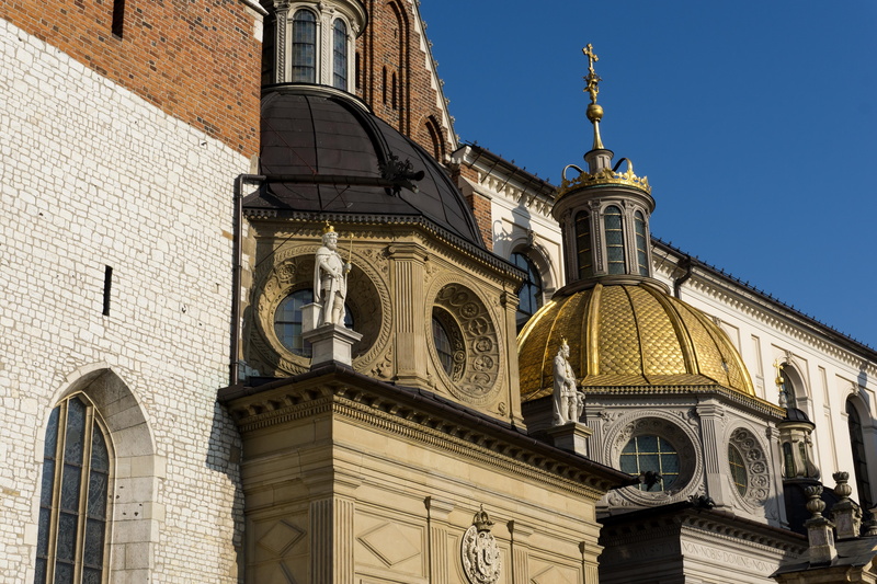 baroque, city, building, monument, day, famous, government, clock, outdoors, poland, spirituality, historical, attraction, castle, dome, medieval, sky