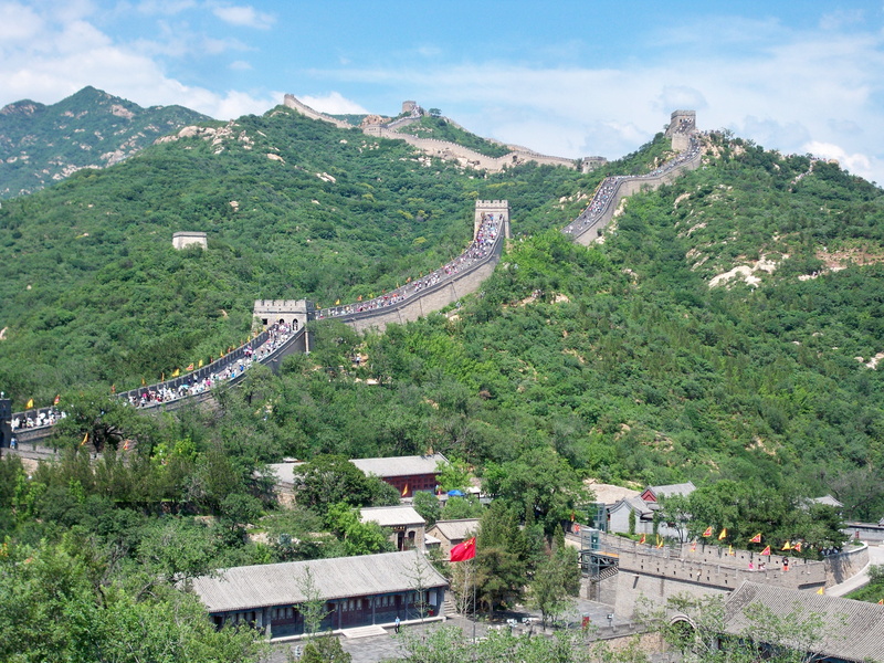 travel destinations, outdoors, beauty in nature, great wall, tourism, history, high angle view, the past, 2K, tree, building exterior, green color, architecture