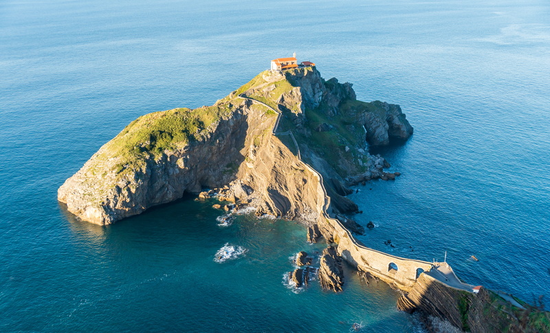 great, land, high angle view, wall, coast, coastline, house, 5K, beauty in nature, sea, solid, isolation, rock - object, drone, turquoise colored, rock formation