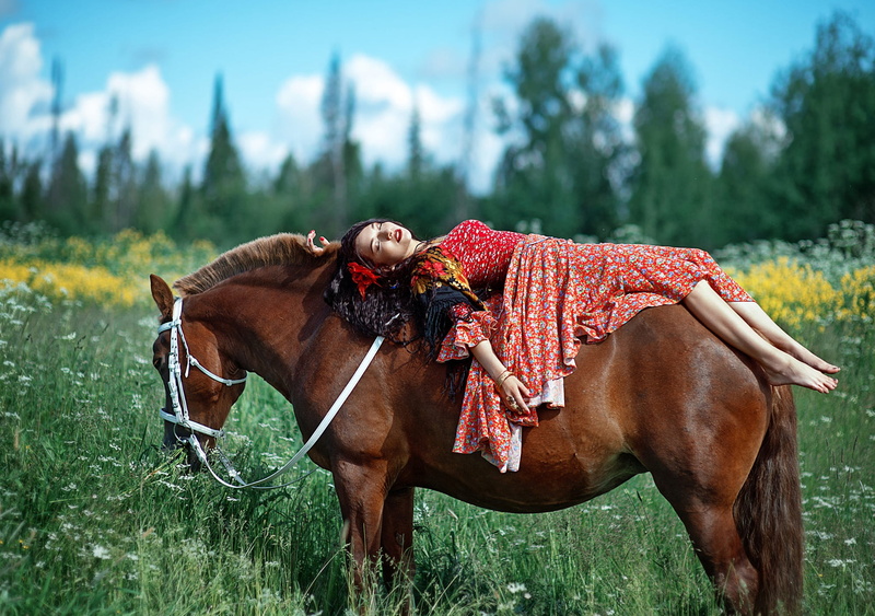 chestnut, sleeping, forest, beautiful, summer, meadow, blue sky, sleep, grass, brunette, mood, Gypsy, nature, red dress, girl, horse, closed eyes, stay