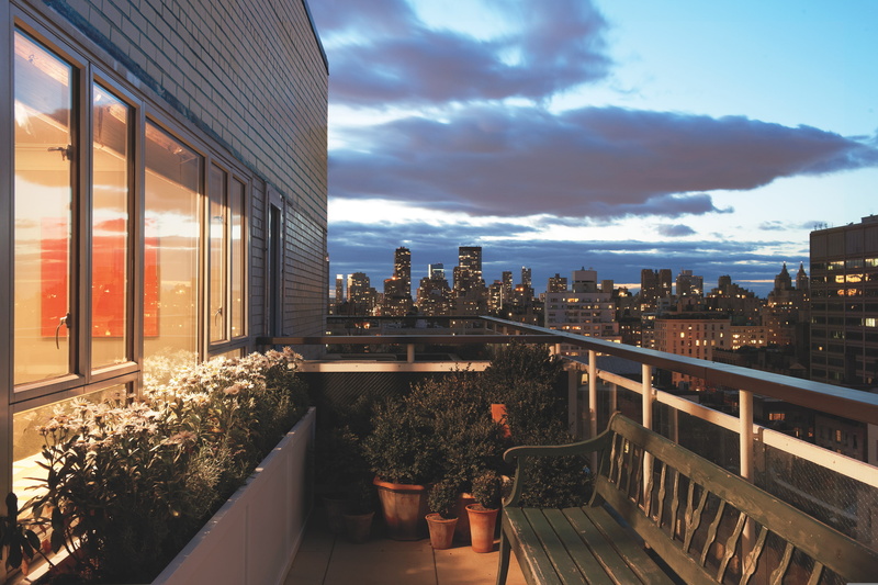 city apartment, balcony, megapolis, New York city, living space, interior, Manhattan House, 2K, design, style